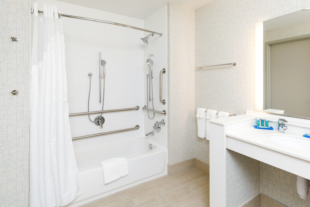 Holiday Inn Express & Suites - Sturbridge by IHG