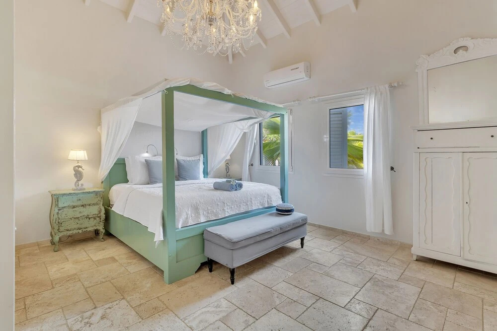 Ocean Breeze Villa with private pool