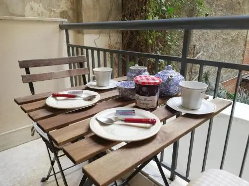 Oros Stylish Kolonaki Flats Next to Metro & Museums