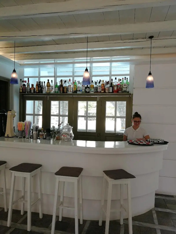 Zefi Hotel & Suites