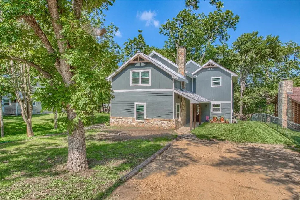 Down River Haus Ld 727 Home