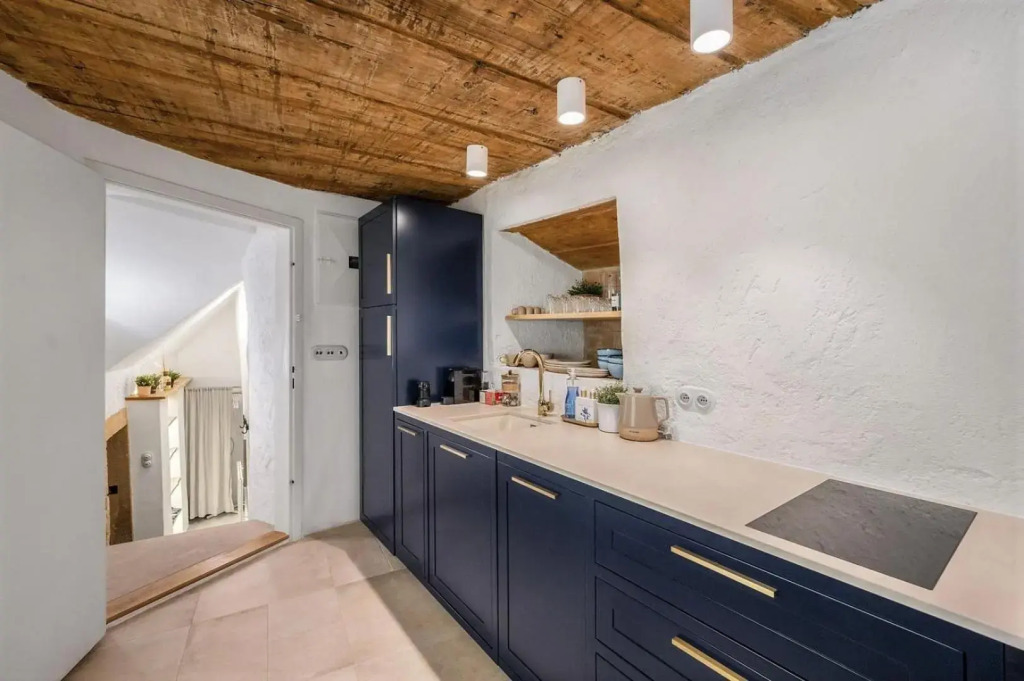 NEW Design & High Standard Apt from 16th Century in Old Town