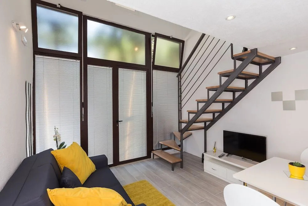 Apartments Pomet