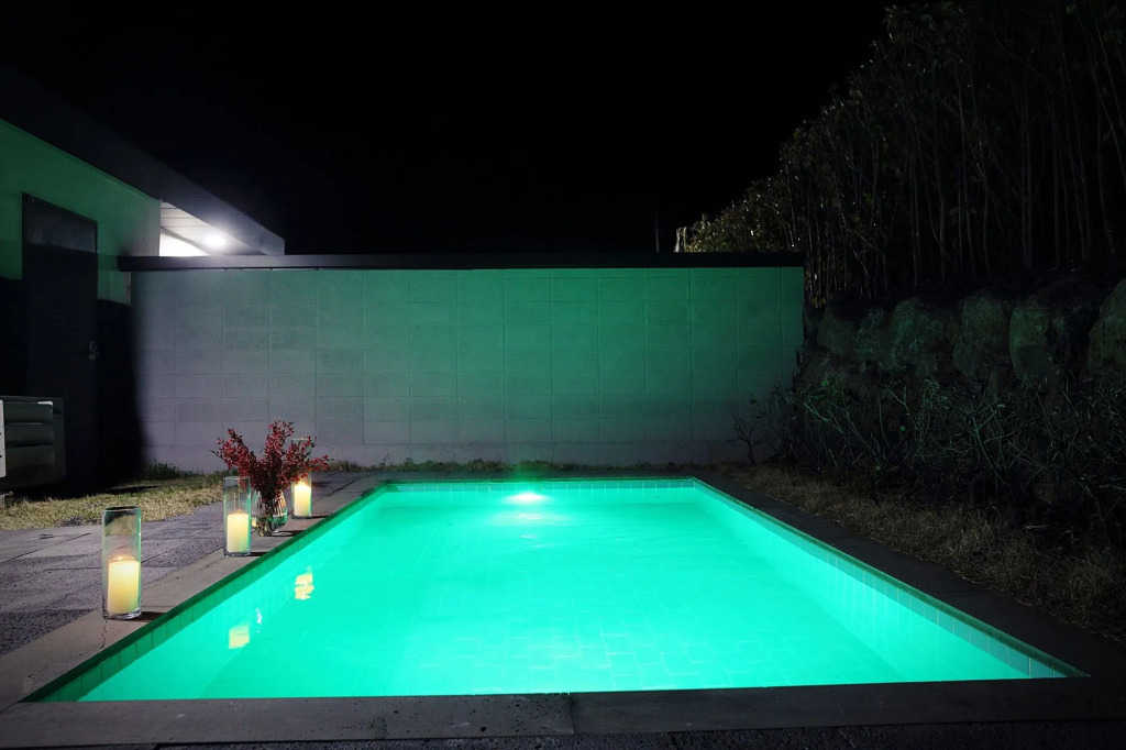 Pool and Villa Sorang
