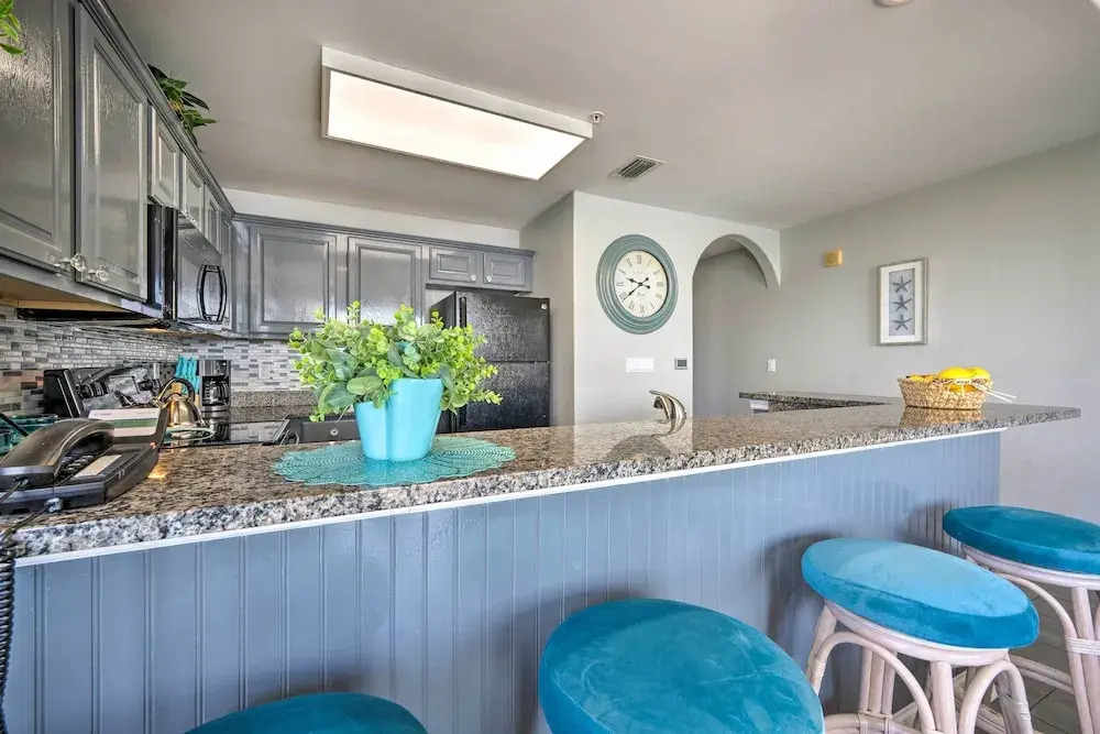 ~ 2 Mi to Disney & Universal: Orlando Resort Condo