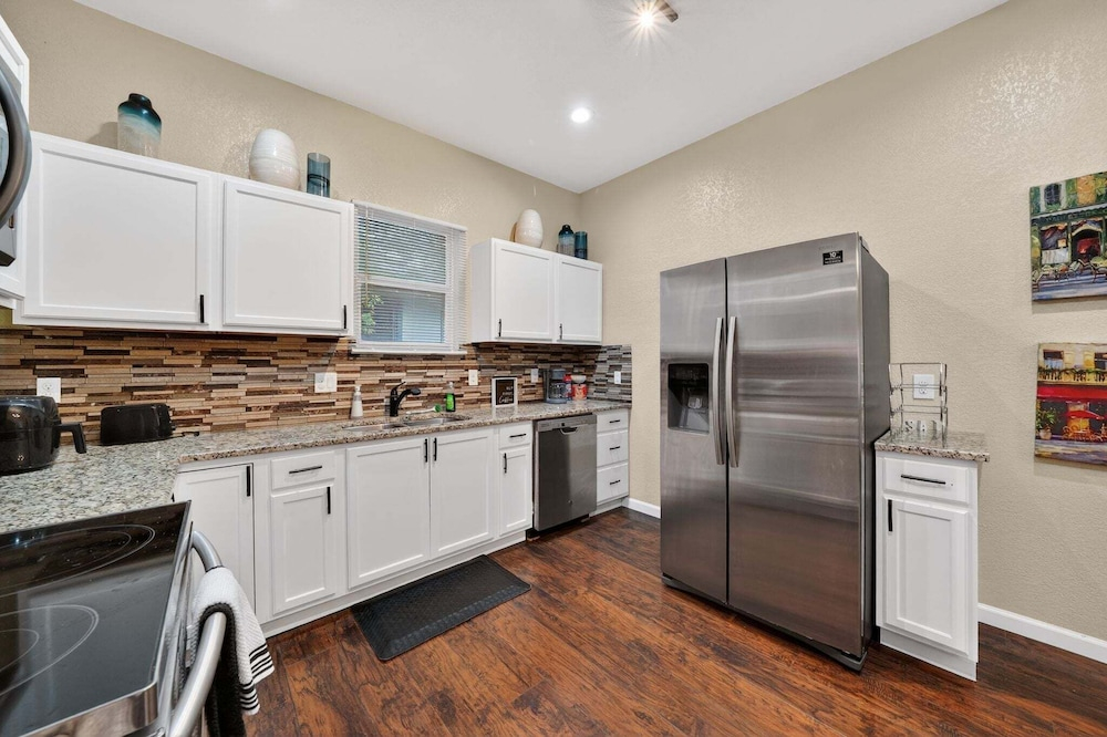 Minutes From Alamodome, Riverwalk, Pearl And Hbgcc 3 Bedroom Home