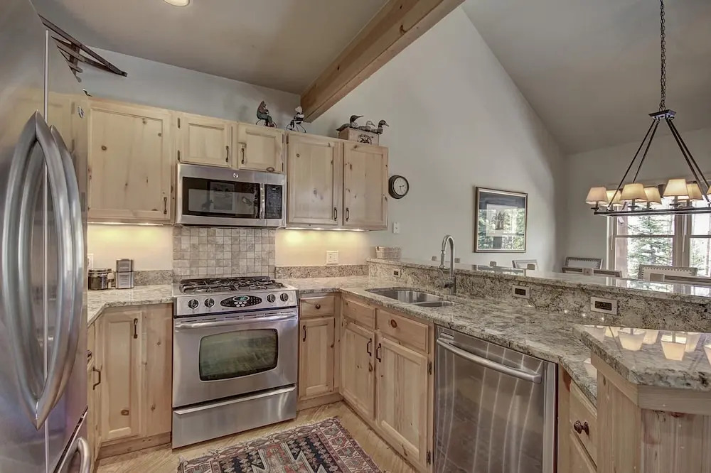 1986 Starfire Townhomes 3 Bedrooms 3 Bathrooms Condo