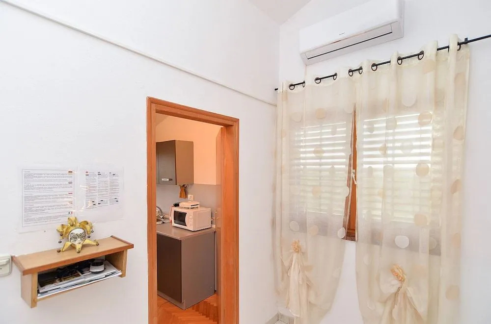 Apartment 1629