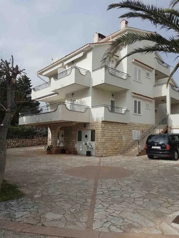 Apartmani Emilio Novalja