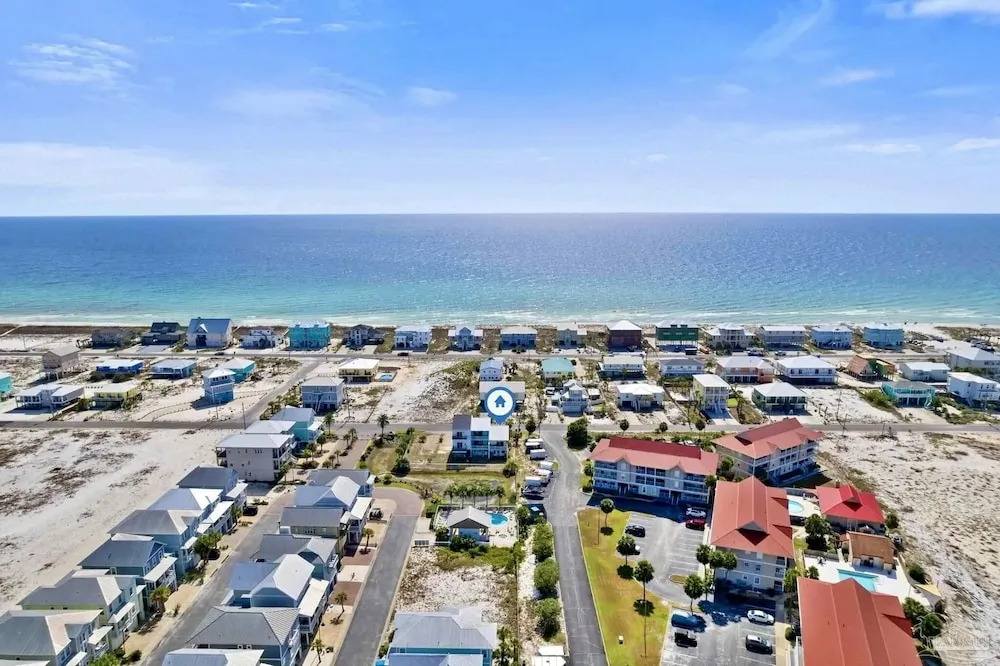 Island Cottage 1 Bedroom Townhouse by RedAwning