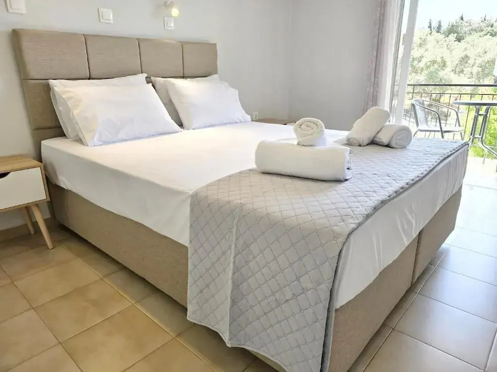 Amarandos Inn