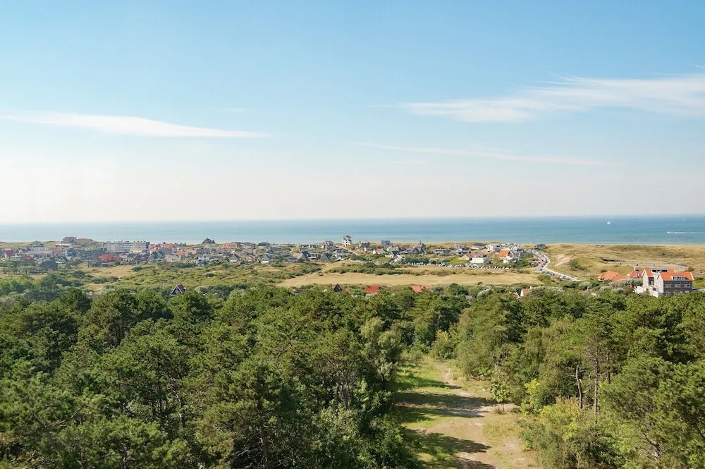 Unique Studio on Large Estate With sea View