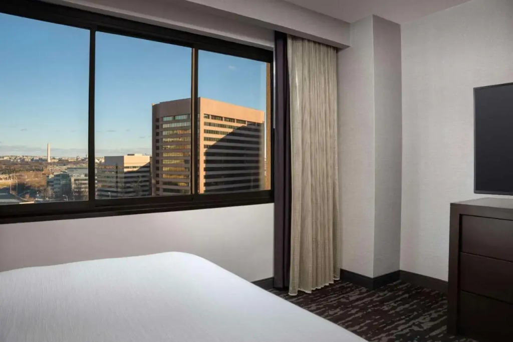 Crystal City 203