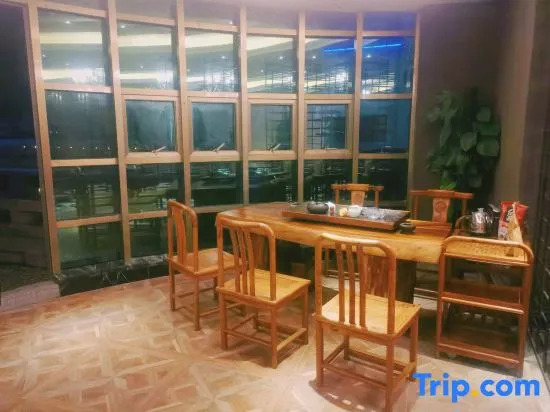 Xibian Hotel (Tai Shan Na Qin Peninsula Scenic Area Weijiaowan Branch)