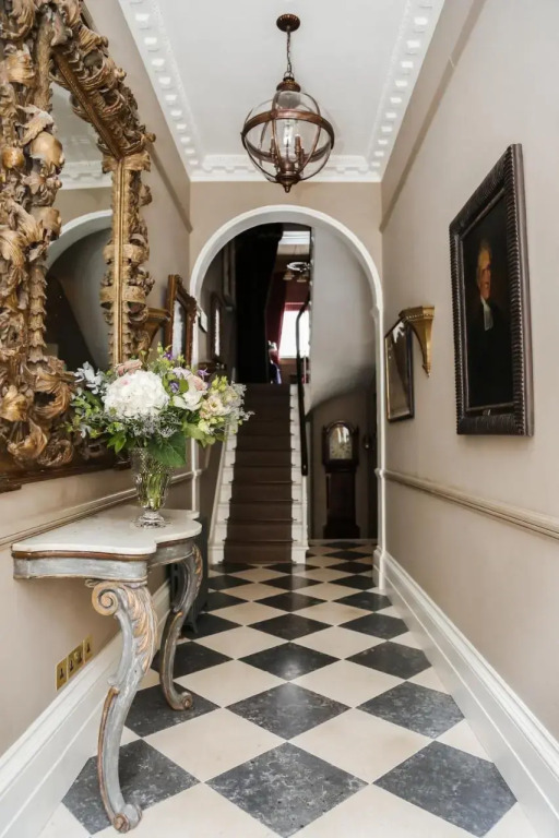 Marble Arch Inn