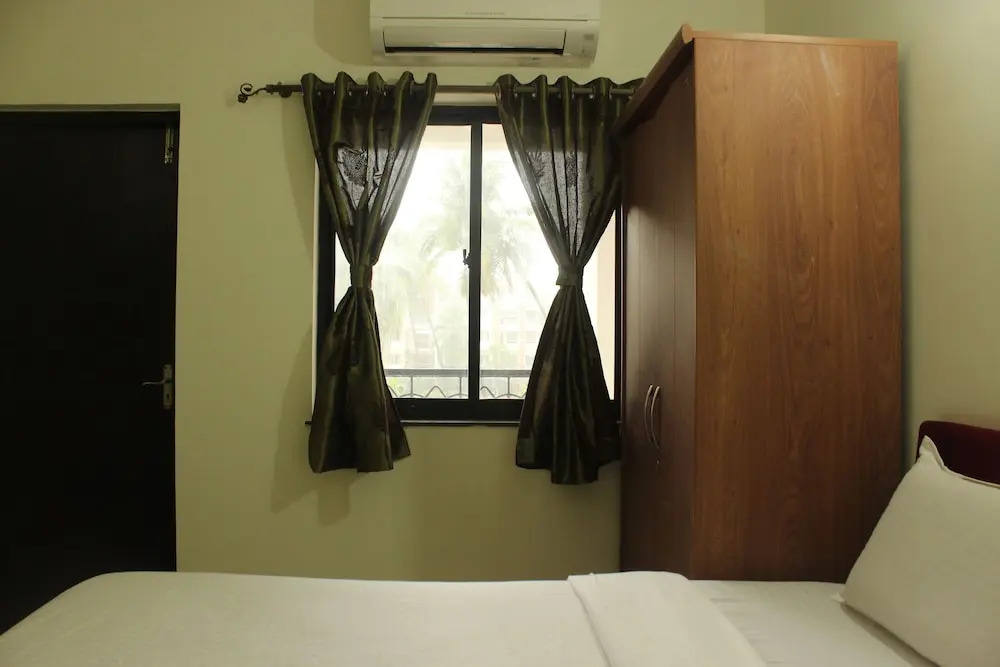 OYO 9163 Home 1BHK Poolview LPK Club Candolim
