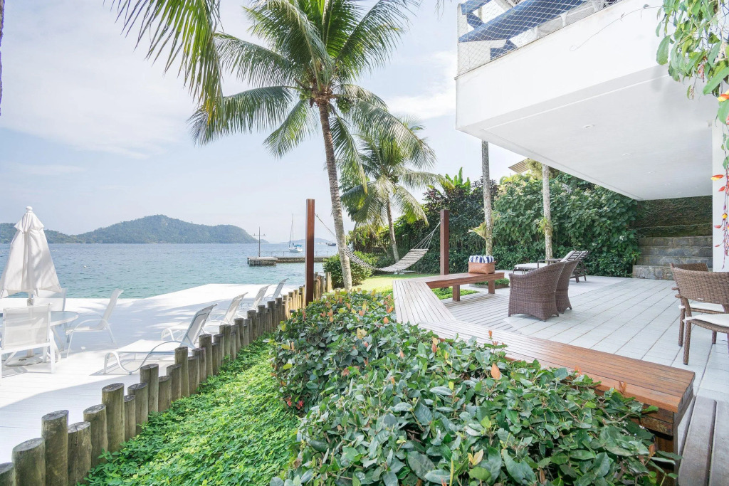 Villa Com Seis Suítes E Praia Particular