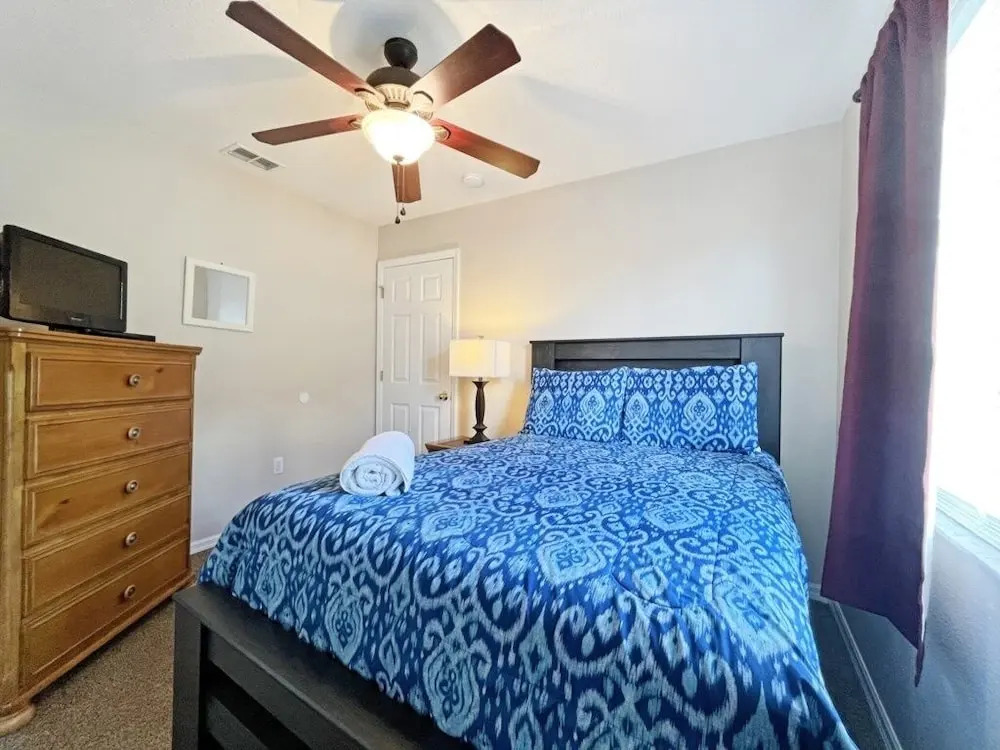 Heavenly Venture 4 Bedroom Home by RedAwning