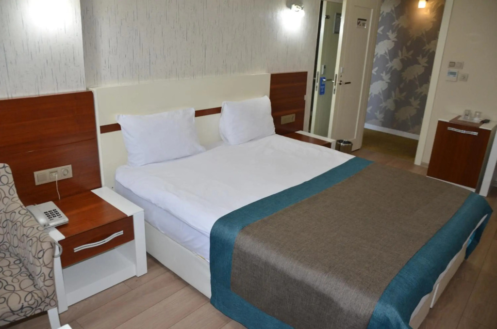 Grand Ahos Hotel