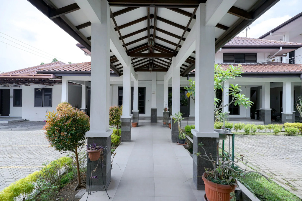 RedDoorz @ Avros Guest House Medan