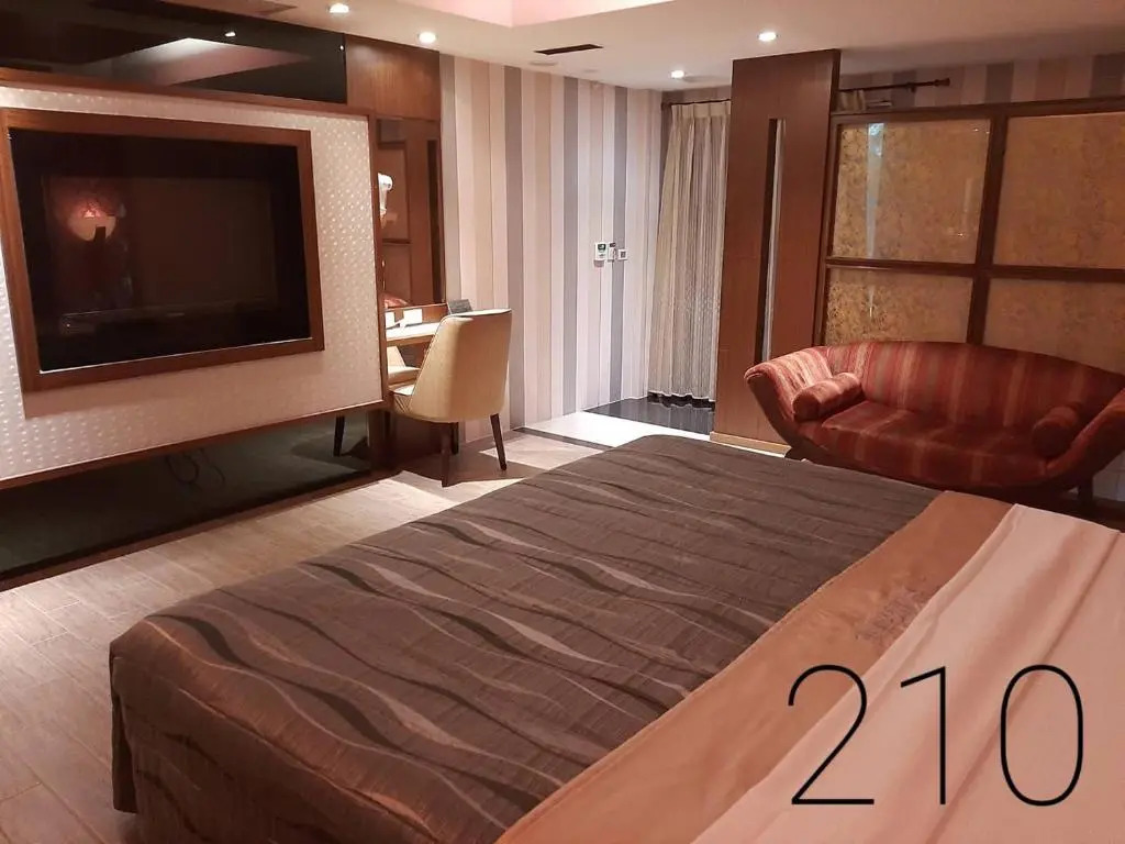 Chateau Motel & Spa