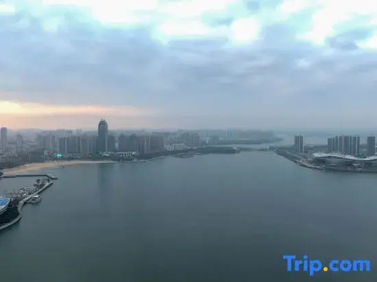 Tanyue Seaview Hotel (Zhanjiang Jinshawan Beach Wanda Plaza Branch)