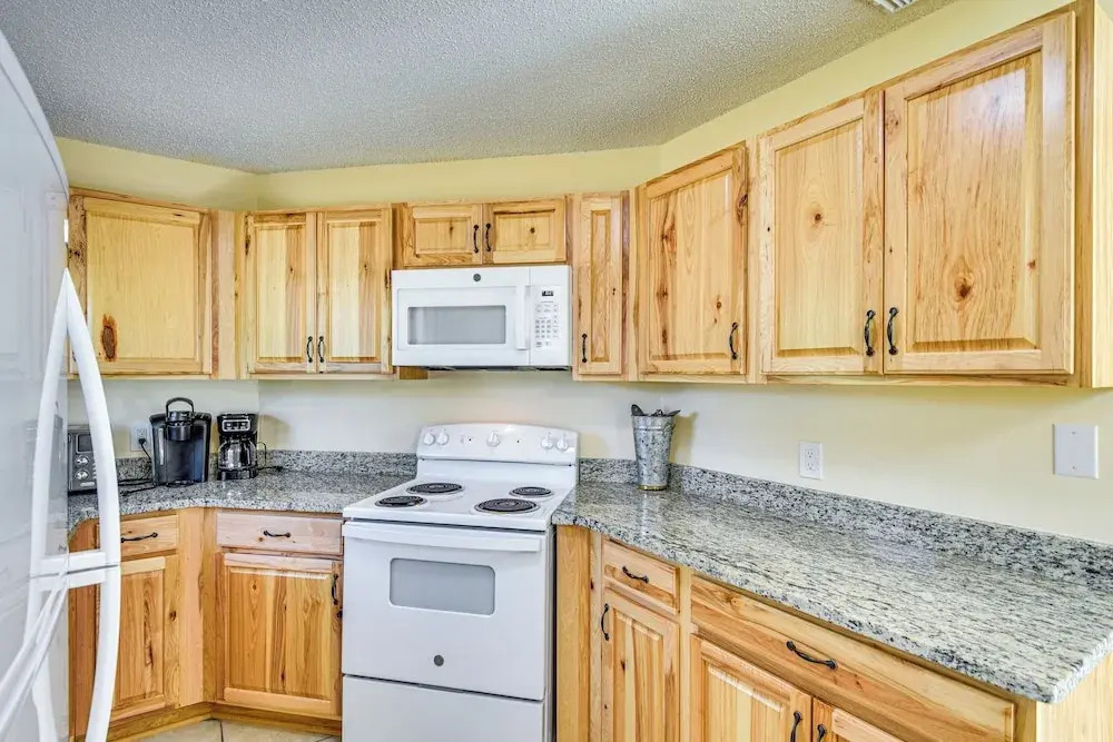 Palm Coast Home w/ Hot Tub - 3 Mi to Beaches!