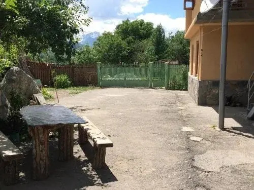 Guest House Guledani