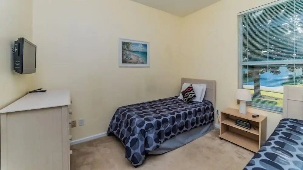 Elegant 4 Bedroom Villa with South Facing Pool in Kissimmee Resort