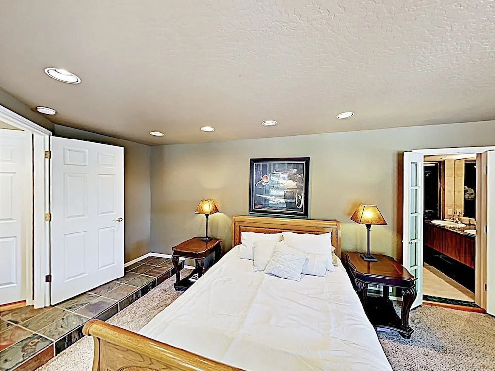 New Listing! Heavenly W/ Private Hot Tub 3 Bedroom Home