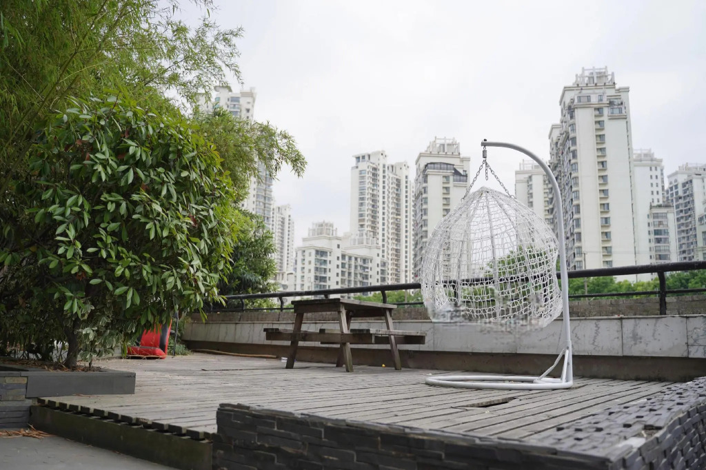 Jitai Hotel (Shanghai Train Station South Square)