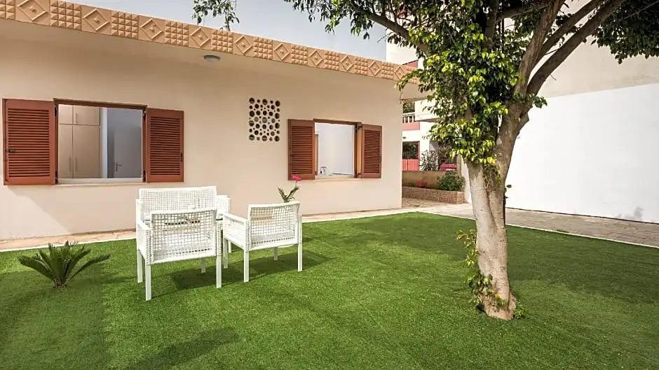 luxury villa for 4 persons with privete garden