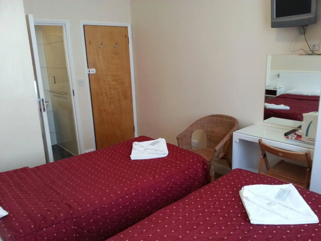 Melbourne House Hotel