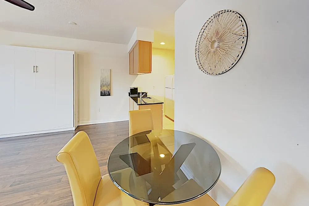 New Listing! 2-unit Palencia City Center 3 Bedroom Townhouse