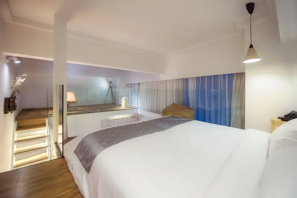Zizai Music B&B(Qilou Old Street Branch)