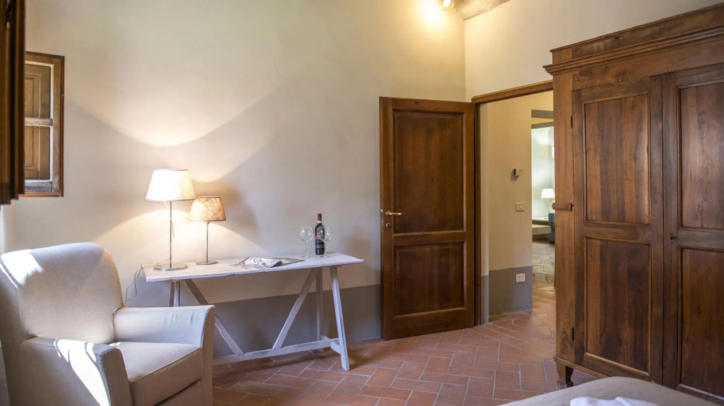Le Caselle 26, Emma Villas