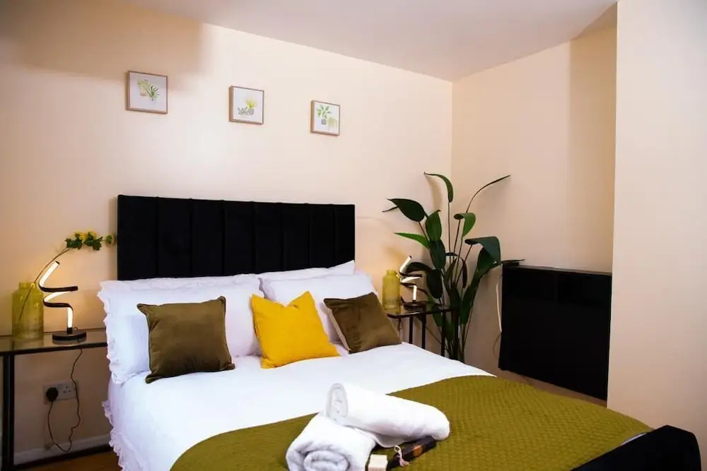 Inviting 1-bed Apartment in London, Near Hotsput