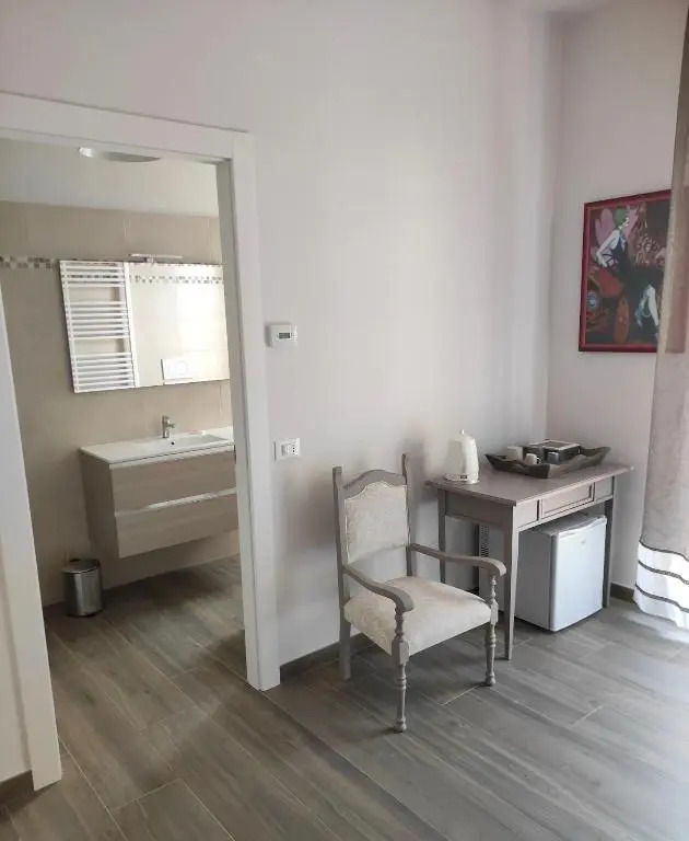 Rossetto e cocciolato - Stanza indipendente con bagno privato a Pesaro