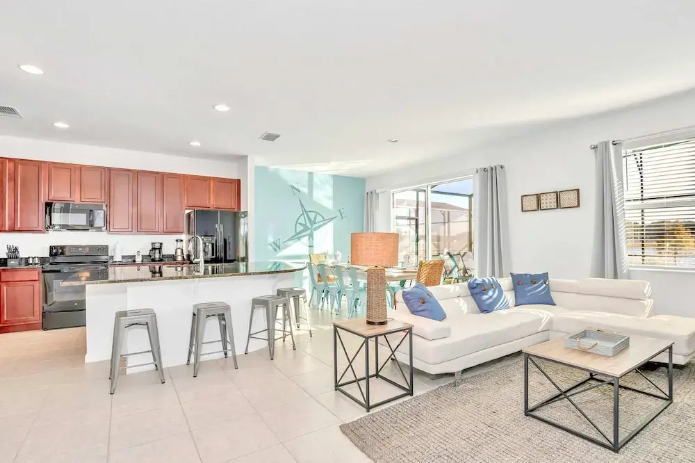 Waterfront Family Mansion w Bbq, Games Room, & Pool