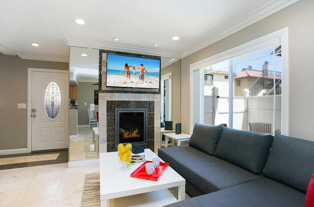 Multi-level 2br-fast Wifi-free Parking -cm-1