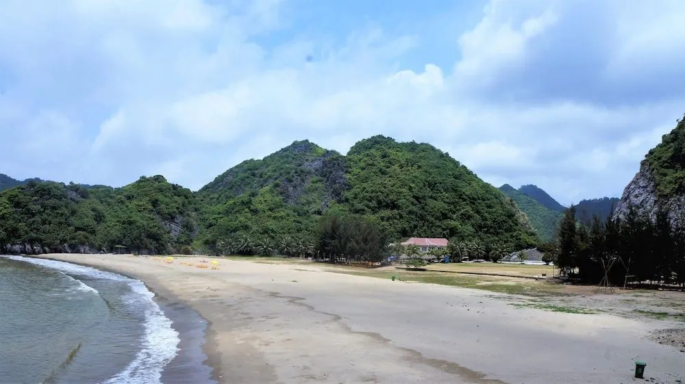Tung Thu Beach Bungalow