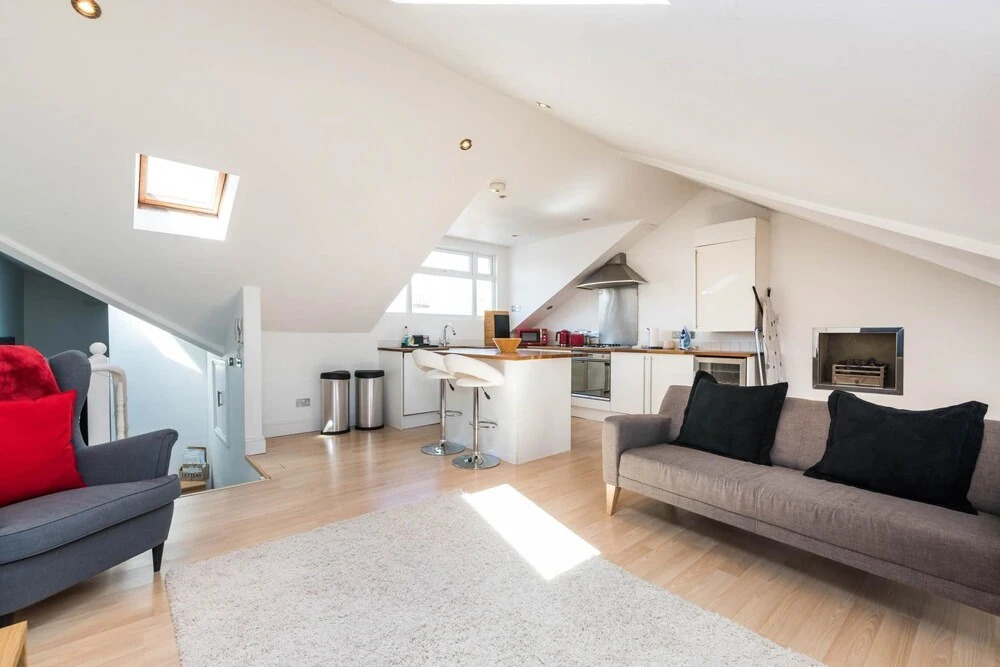 Luxury Modern 1 Bed Loft Conversion Clapham South