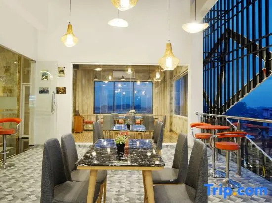 Front One Hotel Sragen