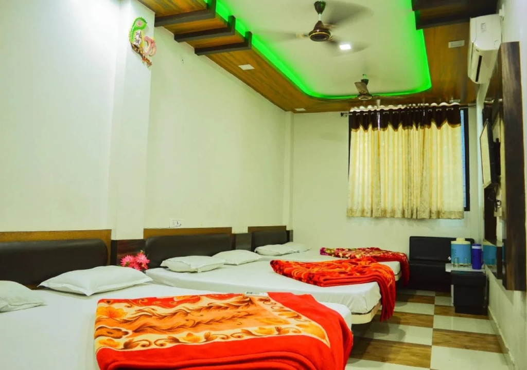Hotel Shree Dwarkadhish Palace