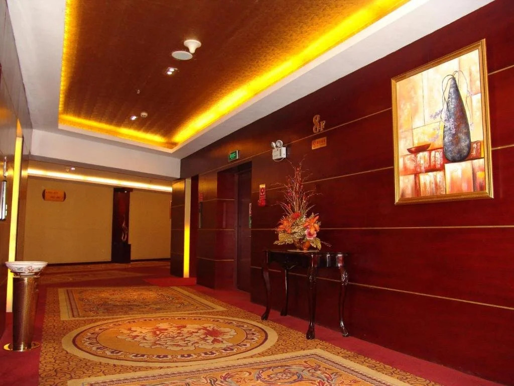 Hong He Hotel(昆明红河宾馆（火车站店）)