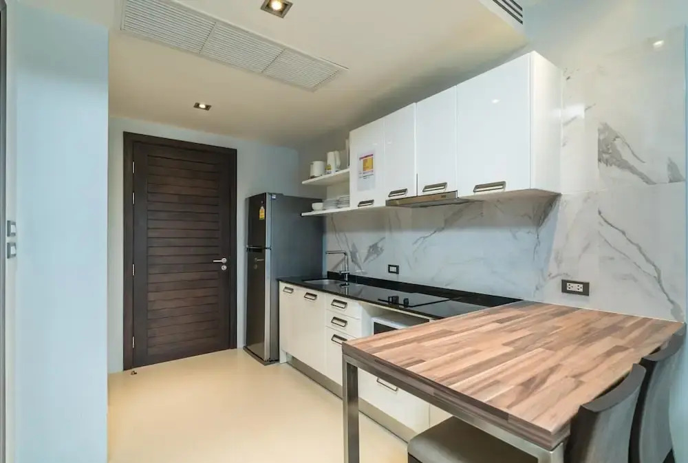 Et414 - Charming Pool View Studio Pool and gym in Patong