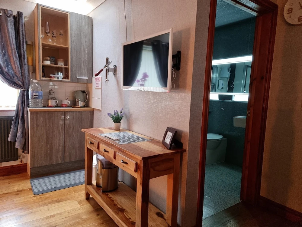 Castle Lodge - Brecon Beacons Accommodation