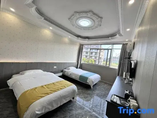 Wanzai Huadu Business Hotel