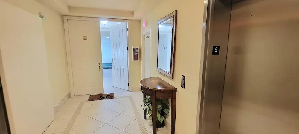 Laguna Bay 3 Bedroom Condo by Redawning