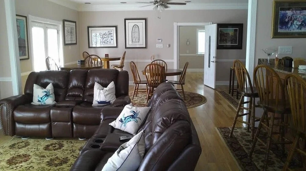 Waterfront NOLA Villa: 23 Mi to French Quarter
